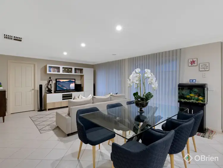 Fourth view of Homely house listing, 2 Larne Close, Berwick VIC 3806