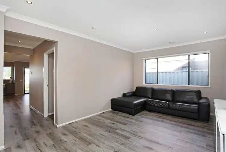 Second view of Homely house listing, 5 Daly Circuit, Caroline Springs VIC 3023