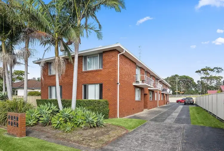 4/10 Montague Street