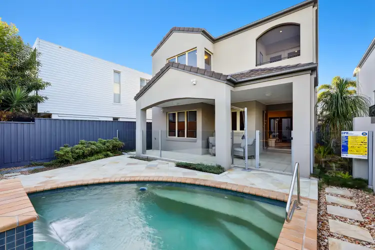 14 Durham Street, Southport QLD 4215