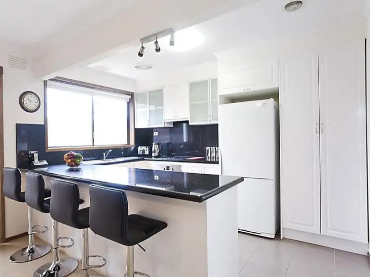 27 The Trossachs, Frankston VIC 3199