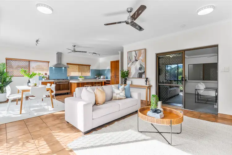 11 Walnut Close, Manoora QLD 4870