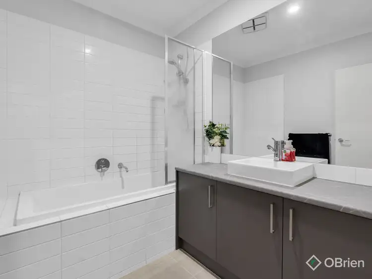 Sixth view of Homely unit listing, 2/13 Fishburn Grove, Harkness VIC 3337