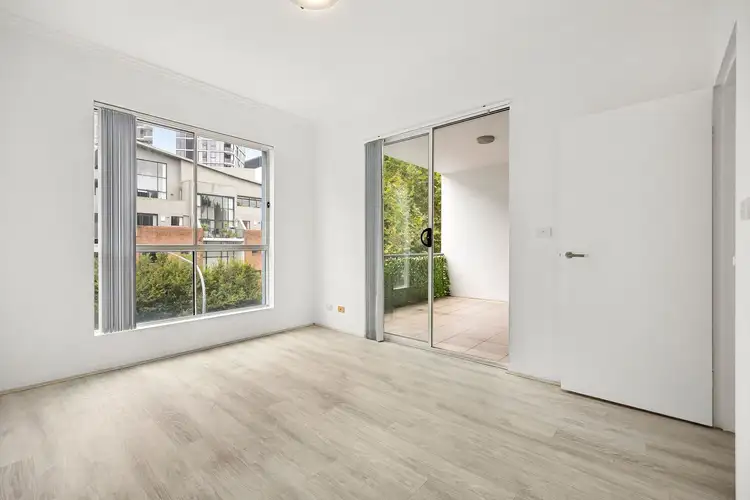 Third view of Homely unit listing, 22/11-13 Oaks Avenue, Dee Why NSW 2099
