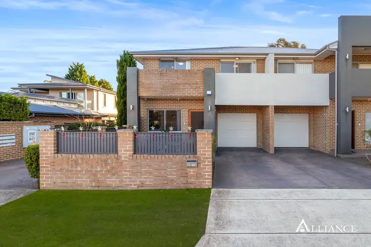 2/190 Lambeth Street, Picnic Point NSW 2213