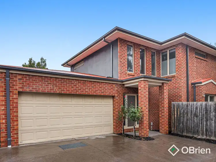 Main view of Homely townhouse listing, 2/37 Lardner Road, Frankston VIC 3199