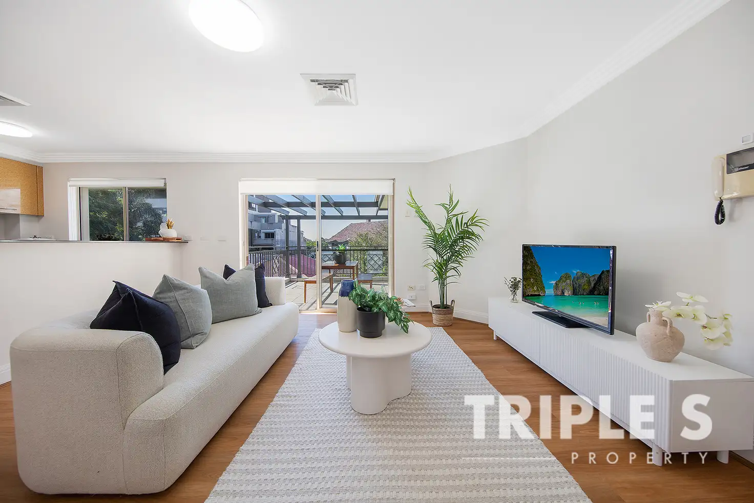 Main view of Homely unit listing, 11/1 Bowen Street, Chatswood NSW 2067
