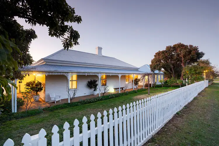 24 Adair Street, Maldon VIC 3463