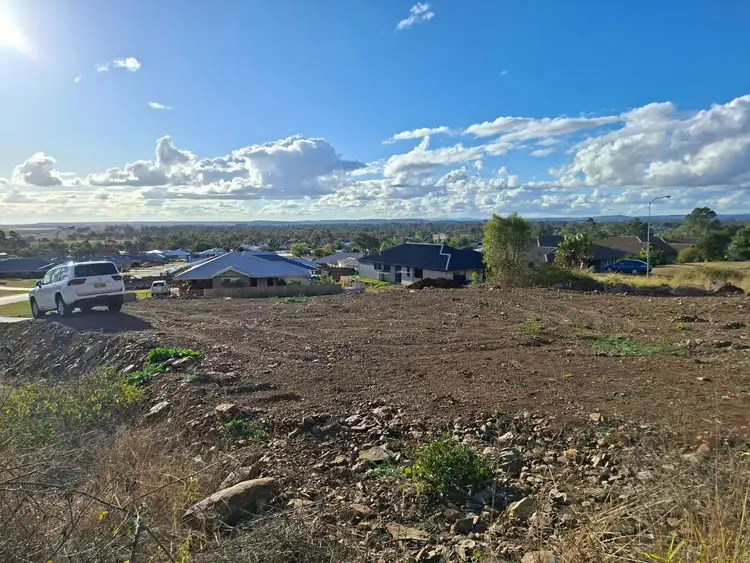 16 Mountain View Drive, Oakey QLD 4401