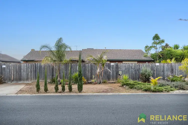 2/21 Gamalite Drive, Harkness VIC 3337