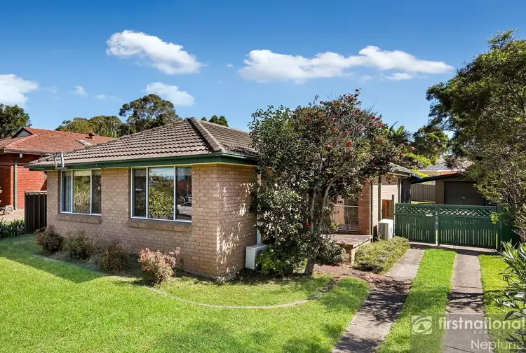 14 Valparaiso Avenue, Toongabbie NSW 2146