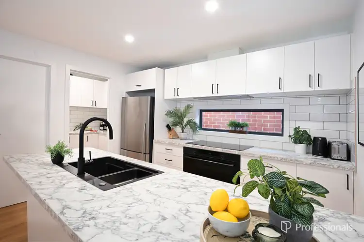 Second view of Homely house listing, 2/2 Croydondale Drive, Mooroolbark VIC 3138