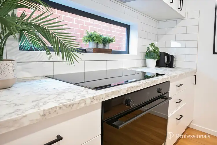 Fifth view of Homely house listing, 2/2 Croydondale Drive, Mooroolbark VIC 3138