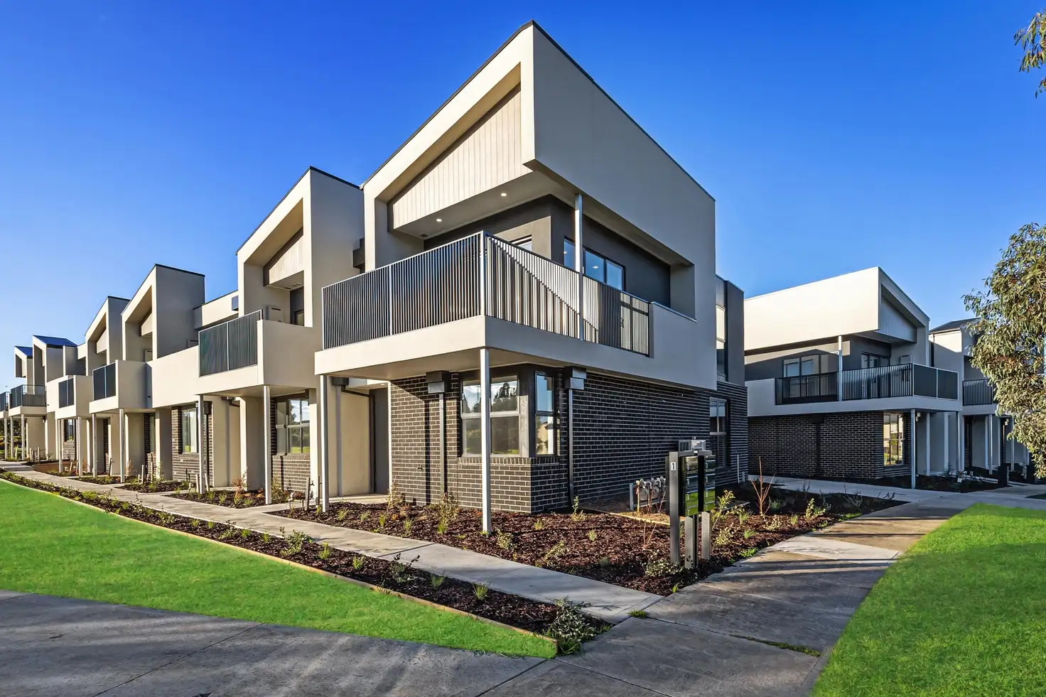 Main view of Homely townhouse listing, 1/1 Timbarra Parkway, Wollert VIC 3750