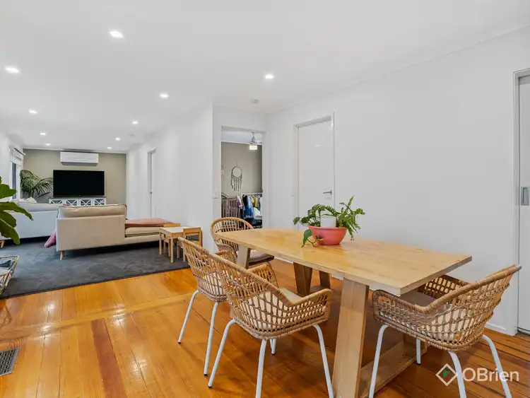 Second view of Homely house listing, 5 Khartoum Court, Frankston VIC 3199