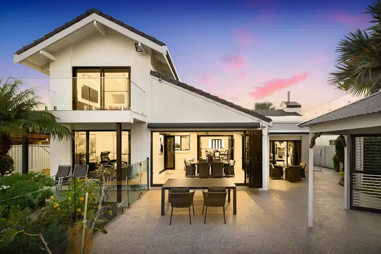 380 Benowa Road, Benowa Waters QLD 4217