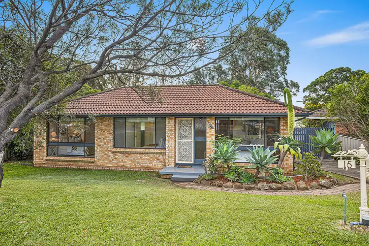 15 Fraser Crescent, Albion Park NSW 2527