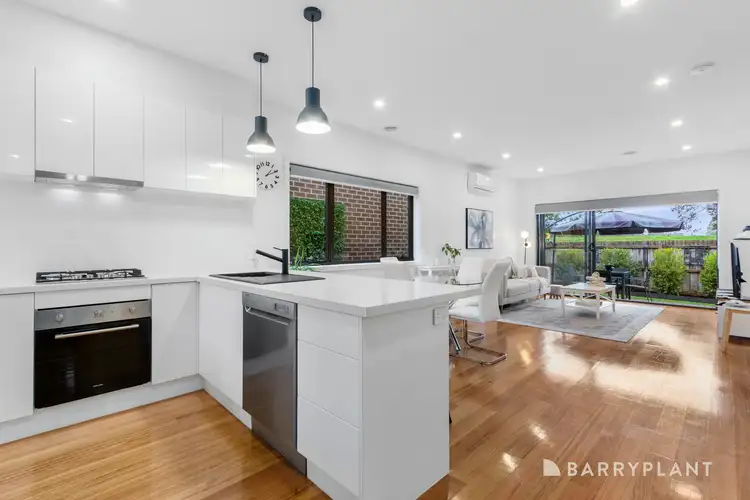 2/98 Sellick Drive, Croydon VIC 3136
