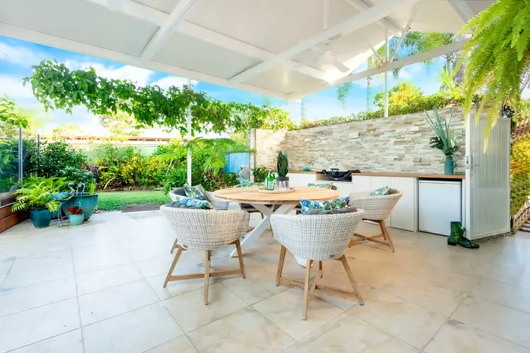4 Thetford Close, Clifton Beach QLD 4879