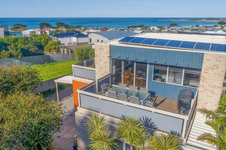 2/33 Marriners Lookout Road, Apollo Bay VIC 3233
