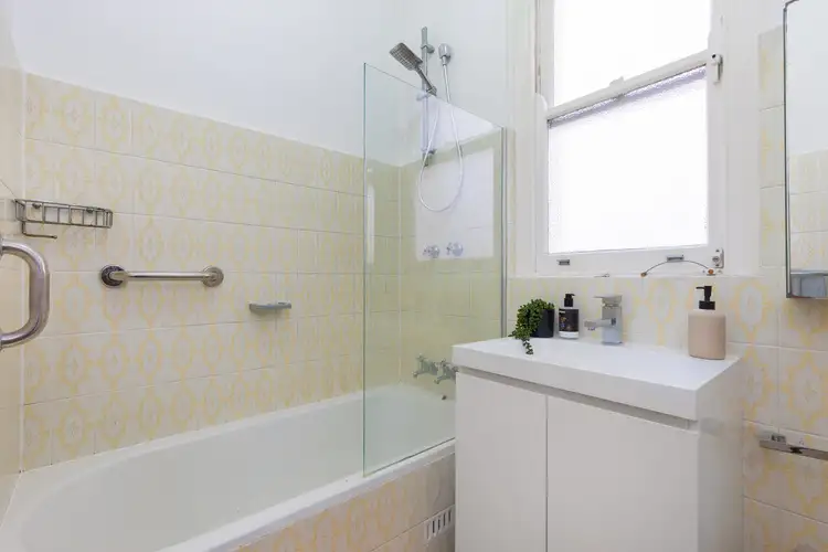 Sixth view of Homely studio listing, 109/3-5 Greenknowe Avenue, Elizabeth Bay NSW 2011