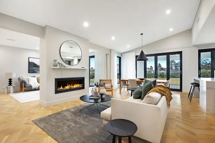 2 Challoner Rise, Renwick NSW 2575