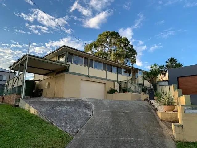 5 Barcoo Place, Coomba Park NSW 2428