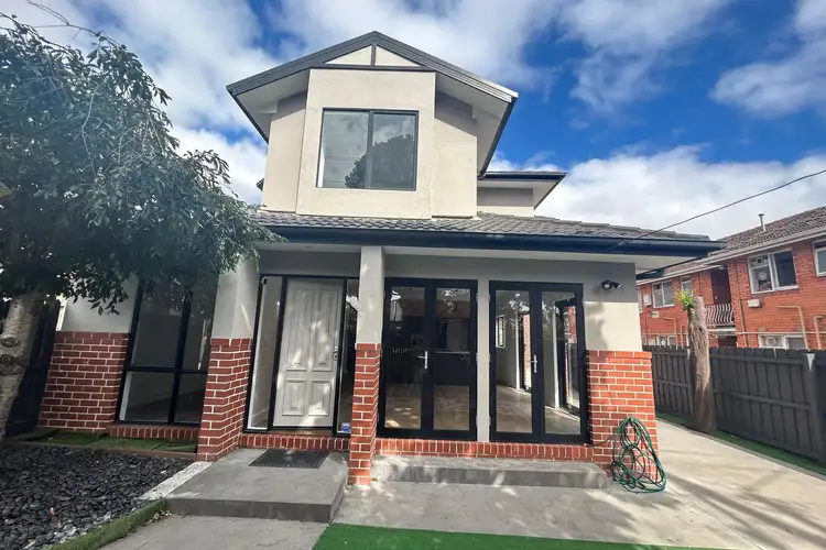 Main view of Homely townhouse listing, 1/185 Tucker Road, Bentleigh VIC 3204