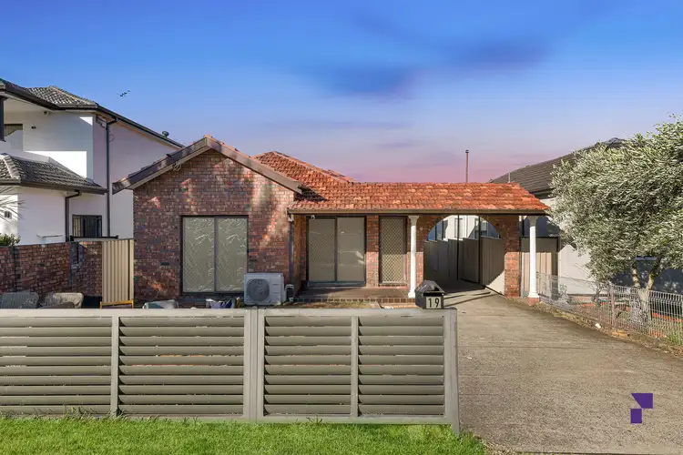 19 Gosling Street, Greenacre NSW 2190