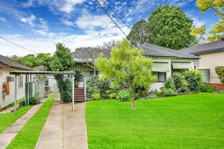 21 Andrews Avenue, Toongabbie NSW 2146