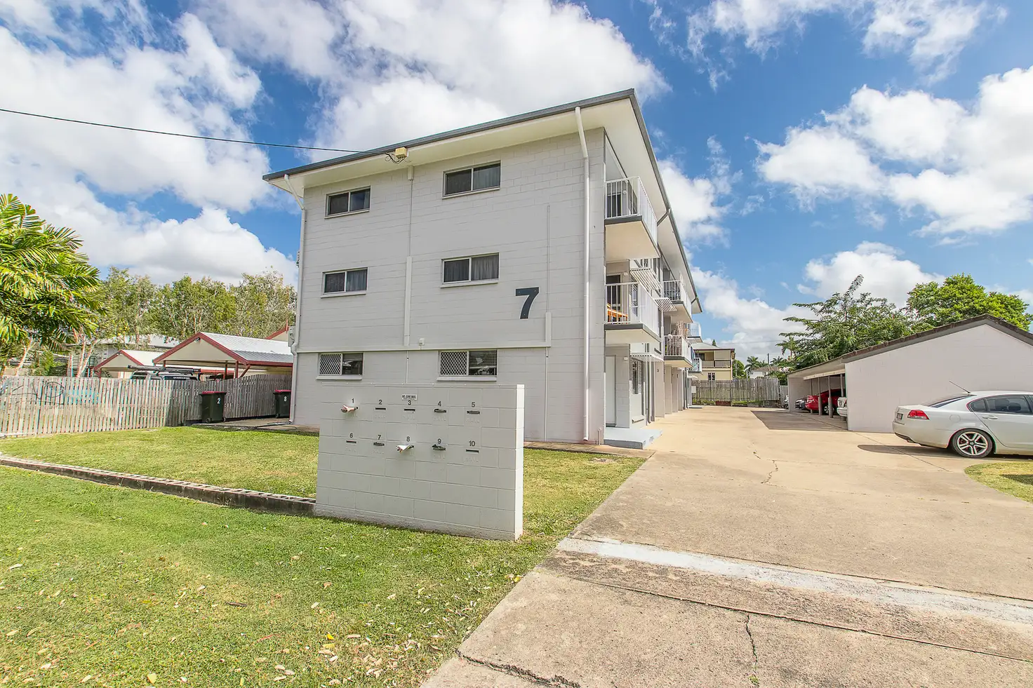 Main view of Homely unit listing, 1/7 Windsor Street, Hermit Park QLD 4812