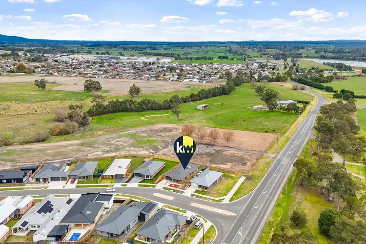 4 Ironbark Street, Newborough VIC 3825