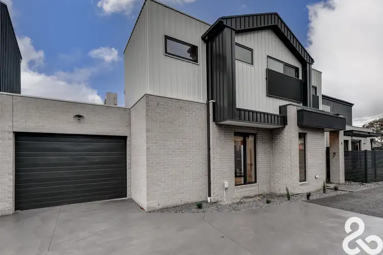 Main view of Homely townhouse listing, 2/22-24 Darebin Boulevard, Reservoir VIC 3073