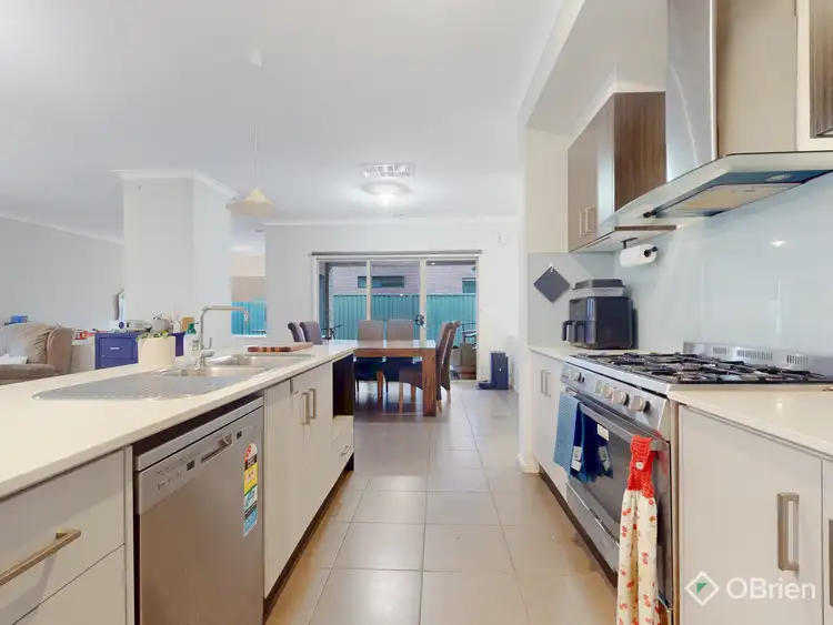 Third view of Homely house listing, 5 Sandpiper Close, Pakenham VIC 3810
