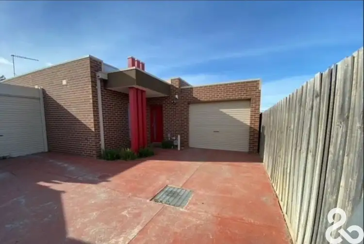2/5 Durban Court, Epping VIC 3076