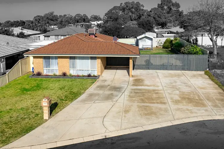 10 Isdell Place, Greenfields WA 6210