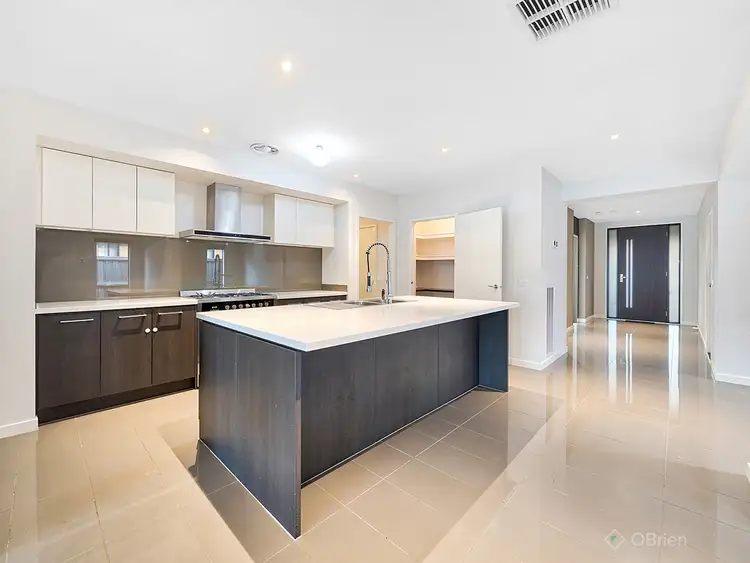 Fifth view of Homely house listing, 8 St Clair Avenue, Cranbourne West VIC 3977