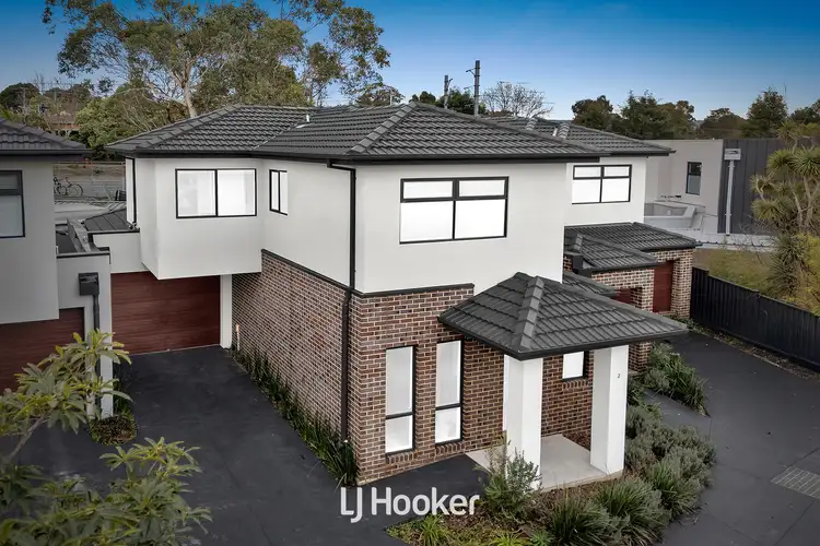 Second view of Homely townhouse listing, 2/5 Fiona Court, Narre Warren VIC 3805