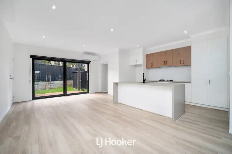 Third view of Homely townhouse listing, 2/5 Fiona Court, Narre Warren VIC 3805