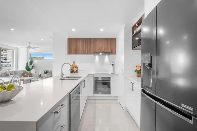 Main view of Homely apartment listing, Level 2/13/70 Bay Terrace Terrace, Wynnum QLD 4178