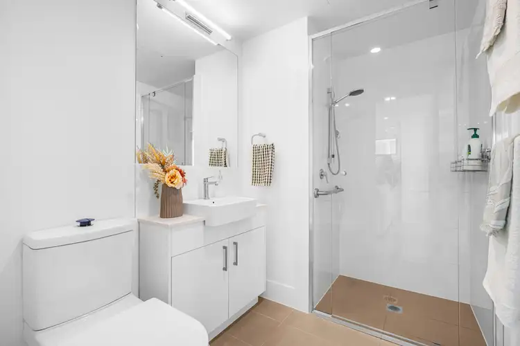 Sixth view of Homely apartment listing, Level 2/13/70 Bay Terrace Terrace, Wynnum QLD 4178