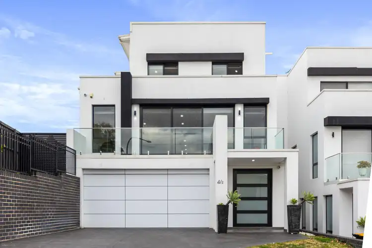 2/4 Burrawang Close, Kingswood NSW 2747