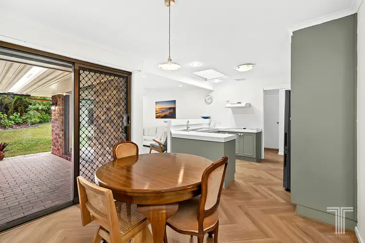 27 Donnington Street, Carindale QLD 4152