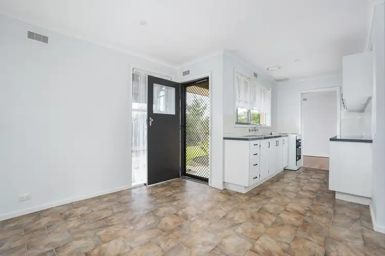 Fifth view of Homely house listing, 10 Riga Court, Wodonga VIC 3690