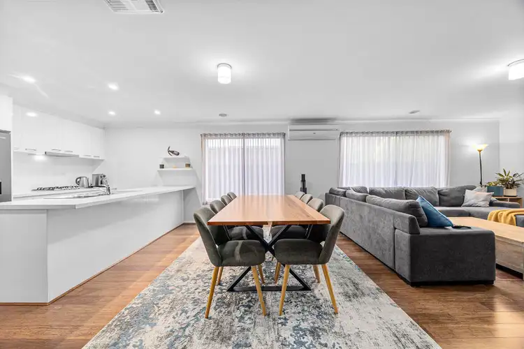 Sixth view of Homely house listing, 2 Colette Court, Canadian VIC 3350