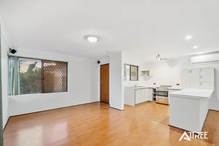 Sixth view of Homely unit listing, 1/176 Cammillo Road, Kelmscott WA 6111