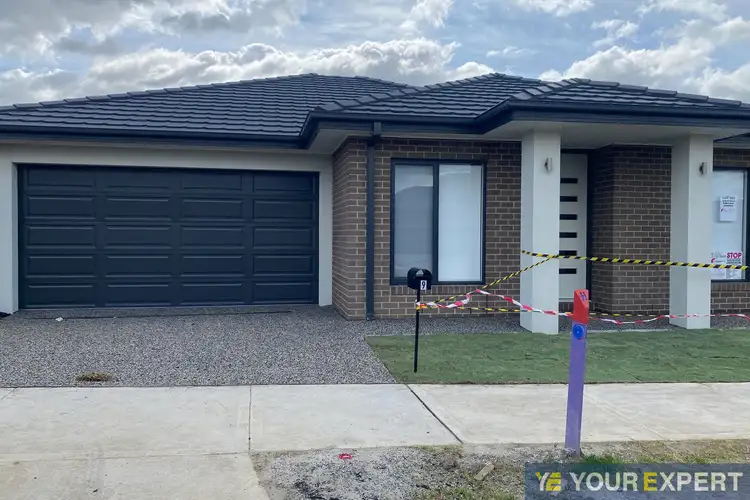 9 Pebble Road, Pakenham VIC 3810