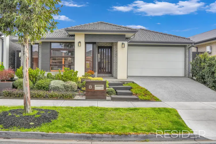 8 Straun Road, Mickleham VIC 3064