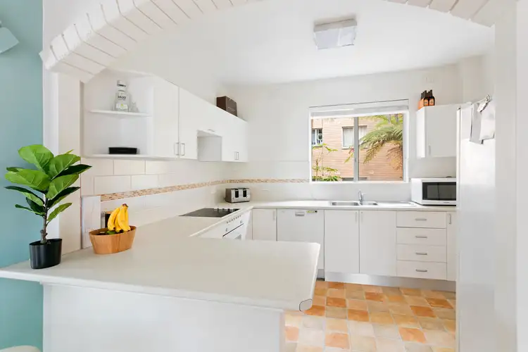 Main view of Homely unit listing, 5/39 Wyuna Avenue, Freshwater NSW 2096