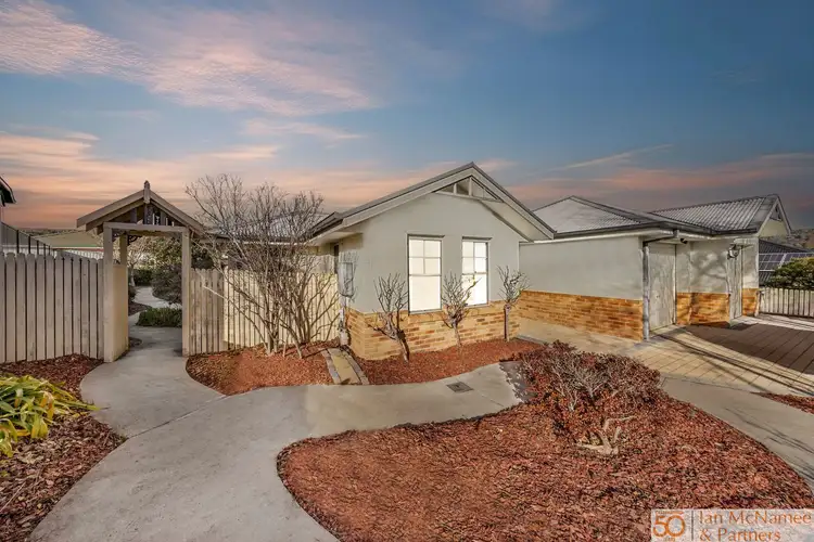 64 Stonehaven Circuit, Queanbeyan NSW 2620